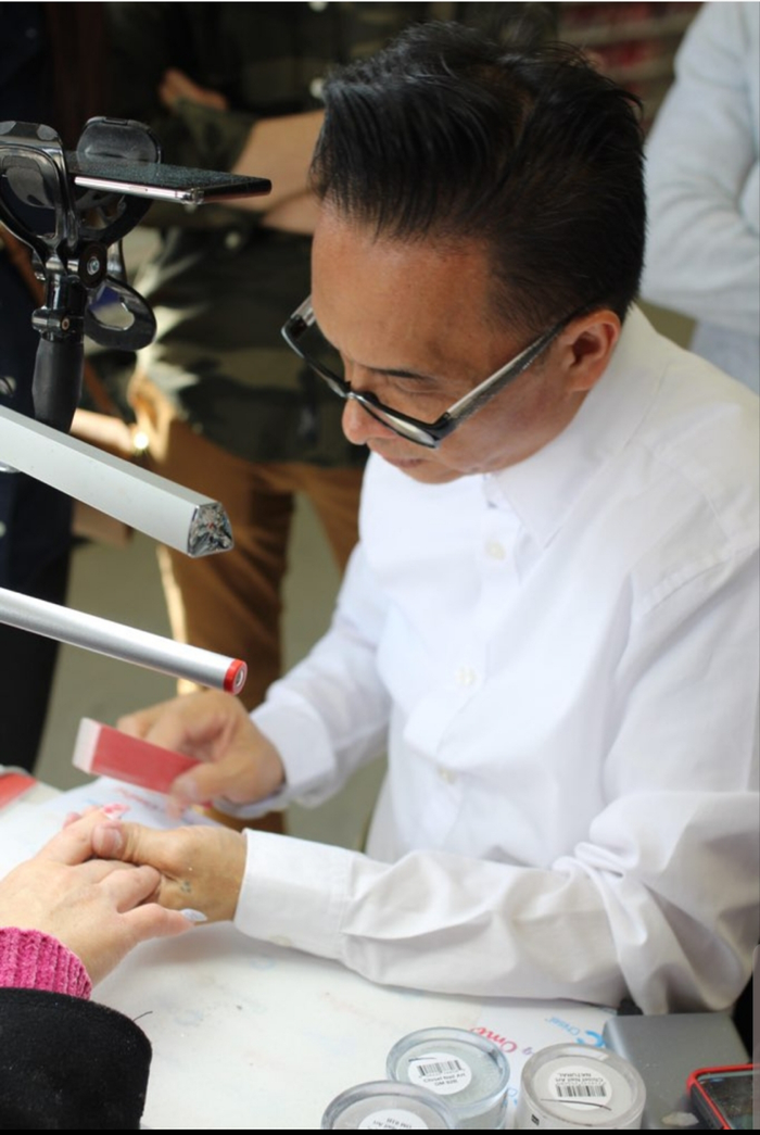 Hành trình đưa bột nail Chisel vang danh nước Mỹ của người gốc Việt David Hoàng